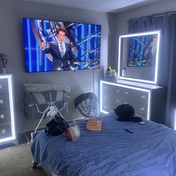 75 inch 4k insignia TV