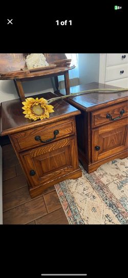 Endtable or nightstand set