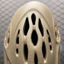 Brand New Yeezy Foam Runner Clay