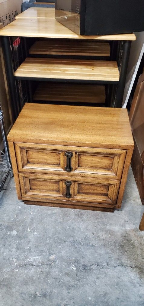 Mid Century Modern Furniture - Mcm Nightstands Or End Tables 