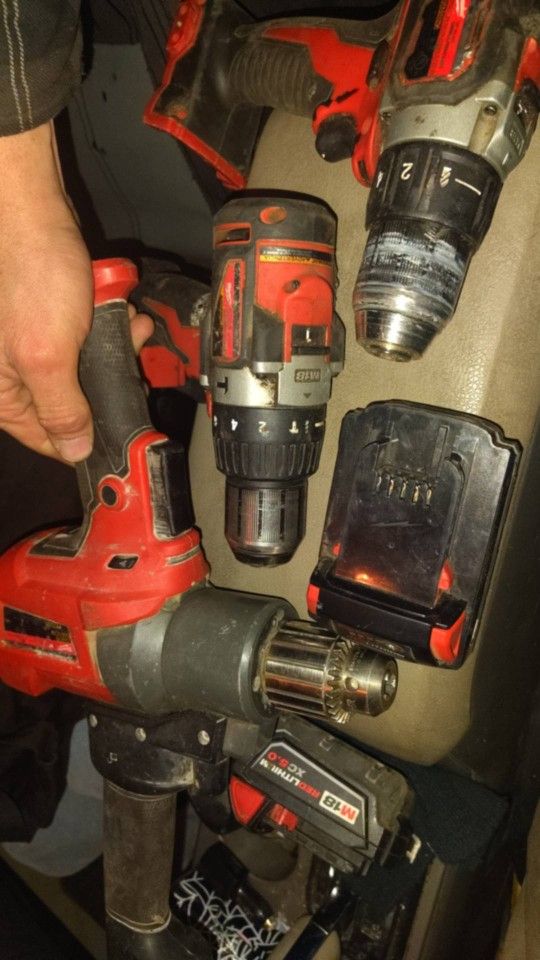 Milwaukee Drills And Batteries 
