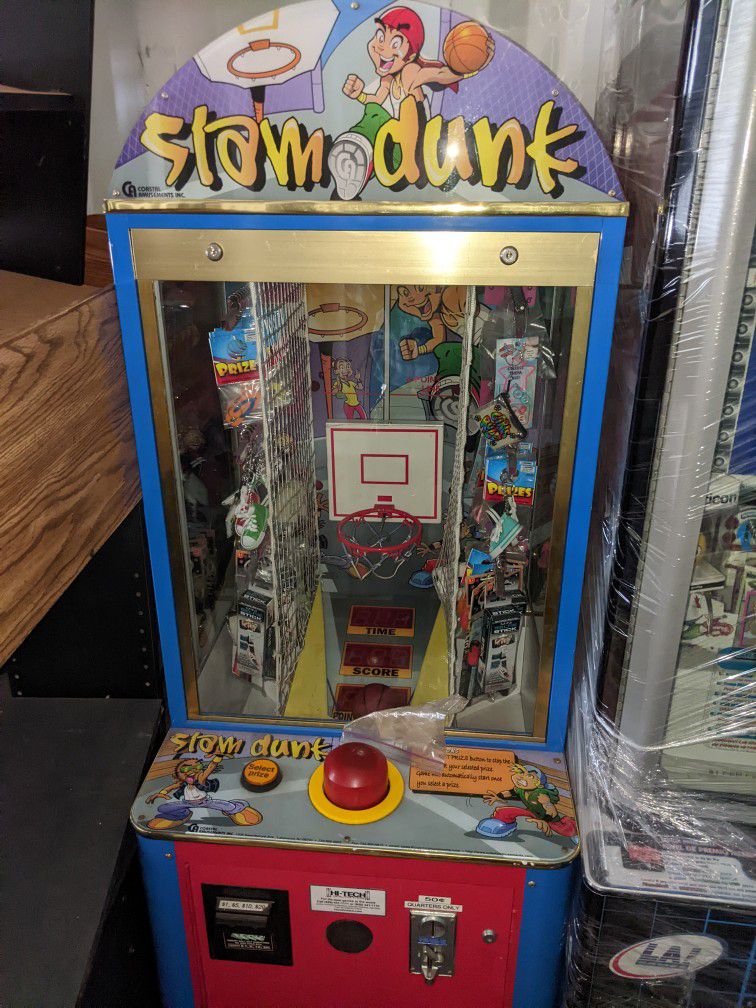 

Arcade Amusement Machines, All Kinds of Games, Arcade machines, 40
years in the busness (Arroyo Grande, Ca & Fresno Ca)  
We Put them in your Busine