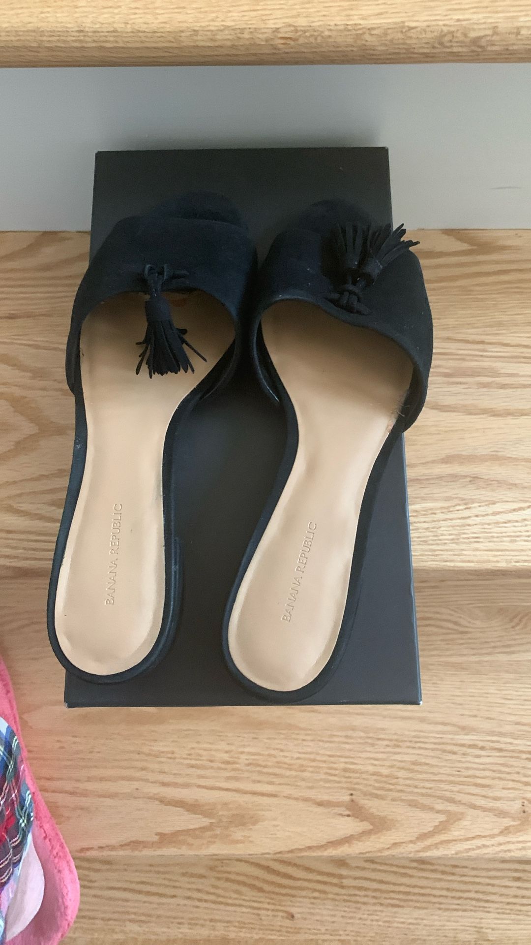 Banana Republic Low Heel Tassel Sandals