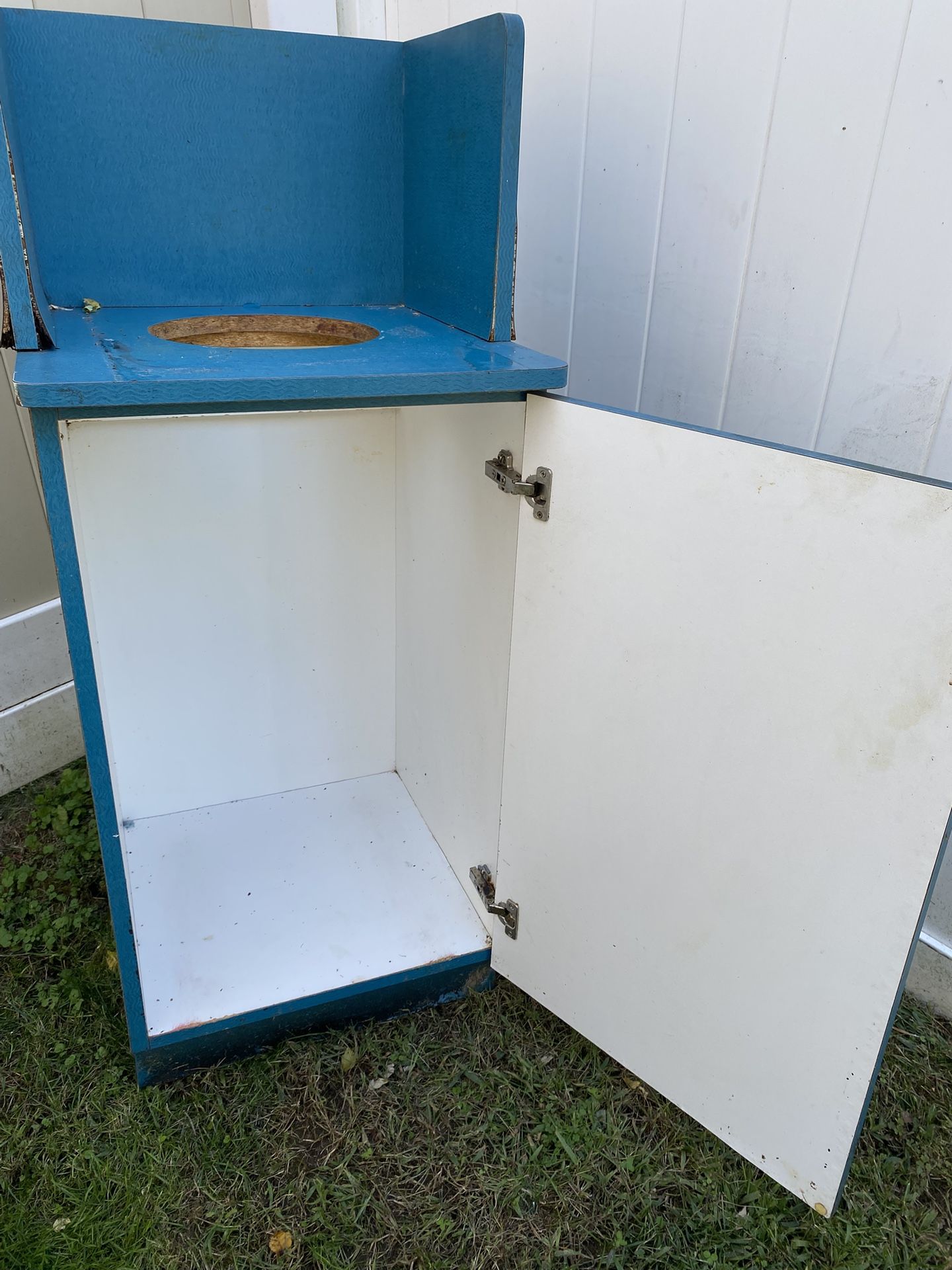 Garbage Container Holder 