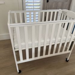 Baby Crib, Foldable And Movable 