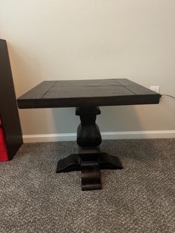 Nightstand / Side Table