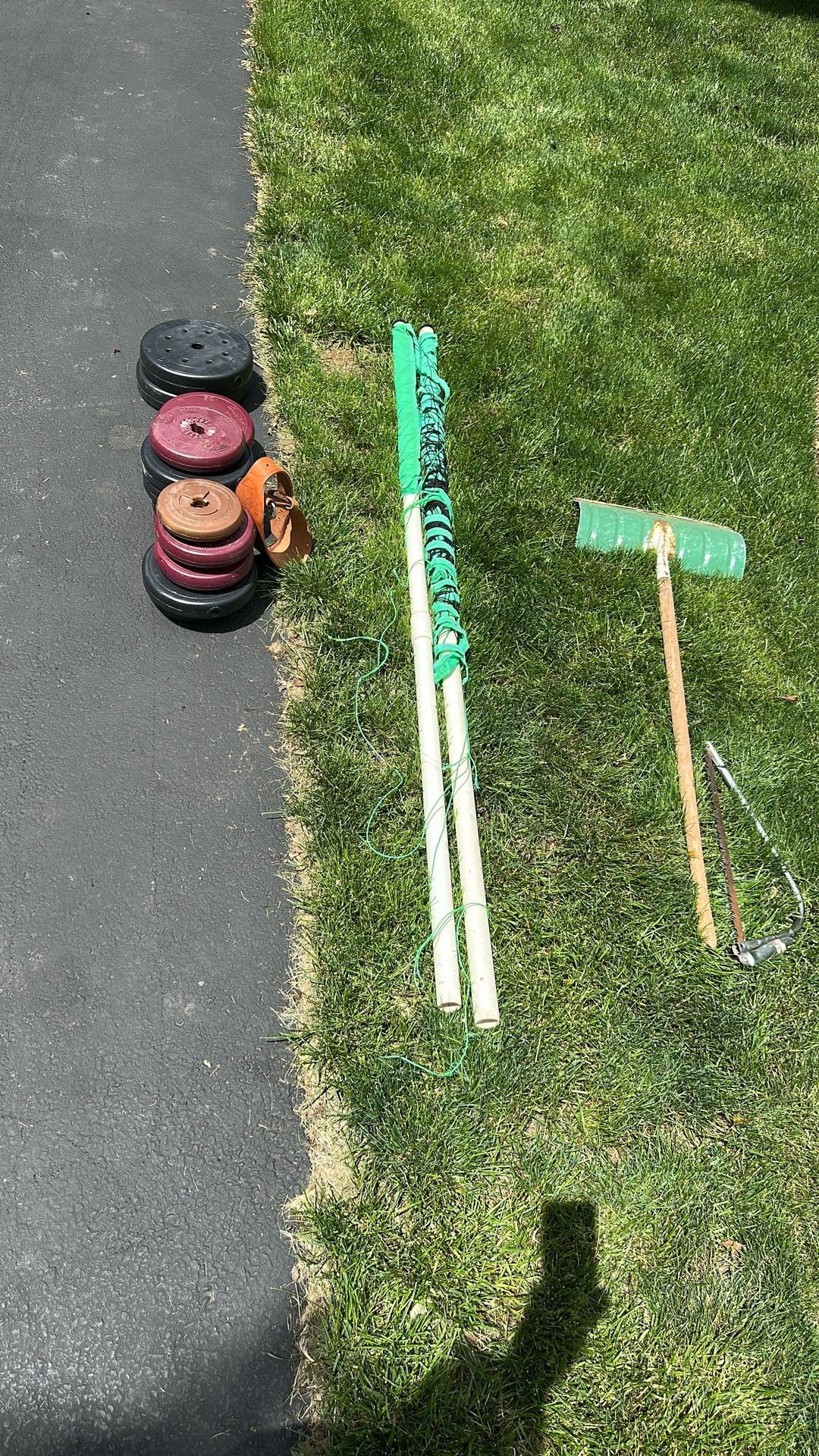 Free Today- Volleyball/badminton net And Weights