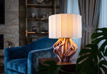 Sculptural Table Lamp – Organic Base + Textured Shade