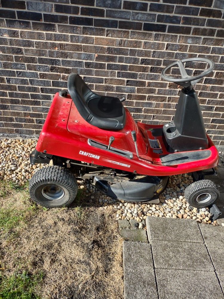 Craftsman Riding Lawnmower