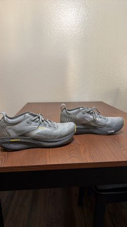 Brooks Running Shoes Men's Adrenaline GTS 25 Medium D Primer Grey/Ebony size 10.5