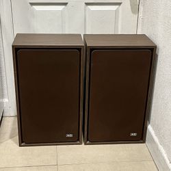 Vintage AVID Speaker Model:102  Weight 38Lbs Each 