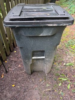 Toter HEAVY DUTY trash can 64 gallon