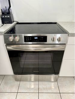 Frigidaire Electric Range with Glass Cooktop – Stainless Steel