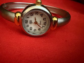 Women's Quartz Bangle Wrist Watch