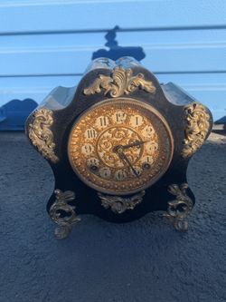 Decorative Antique Mantel Clock