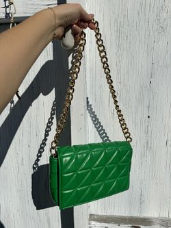 Green Bag with Chunky Gold Chain 