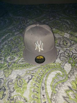 New York Yankees snapback hat