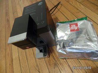 Illy espresso coffee machine maker