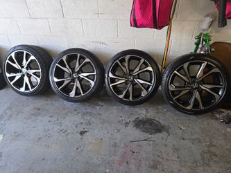 Honda Civic Si 2017 wheels 18x8  5x114  tires  PIRELLI 225/40/R18