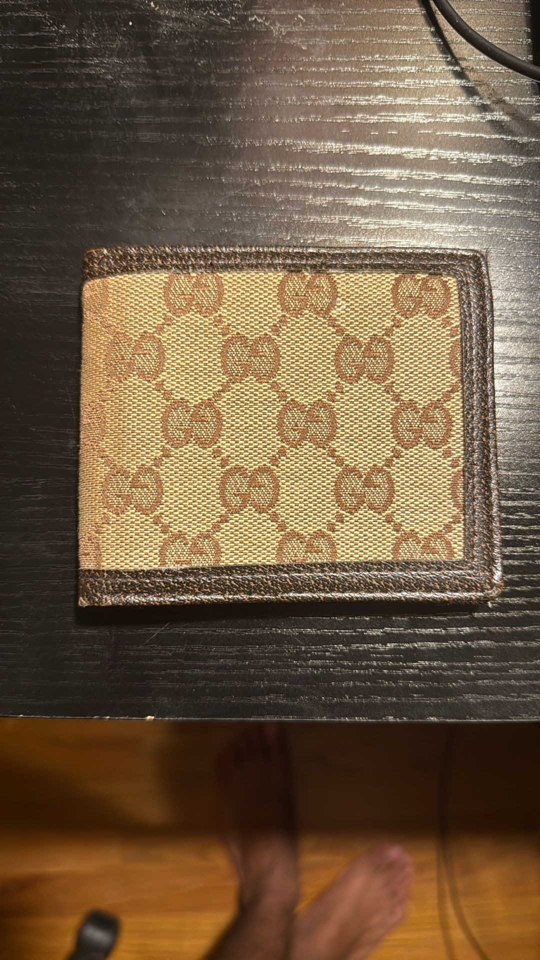 Selling Gucci Wallet