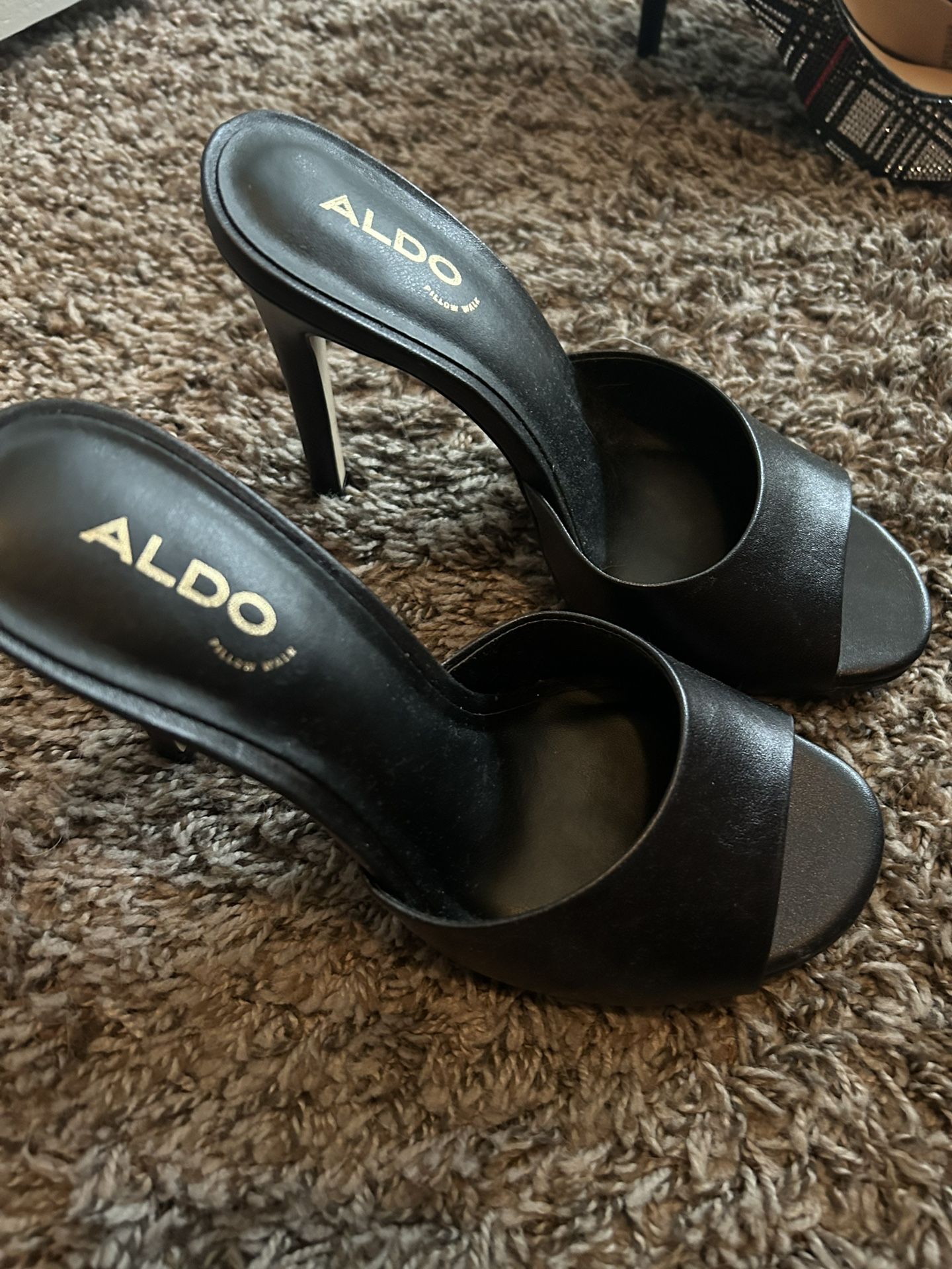 Black Aldo Heels
