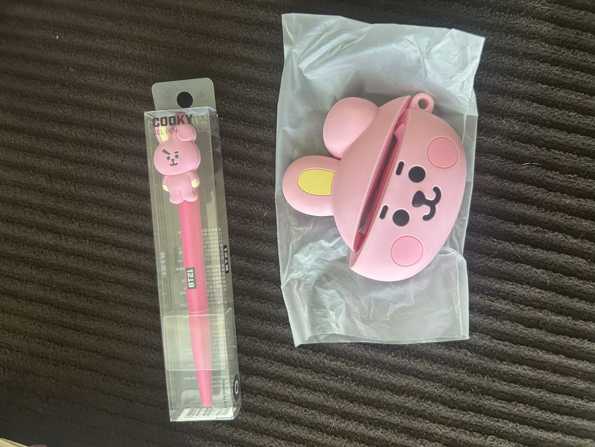 BT21 Face AirPods Pro Case (Cooky)