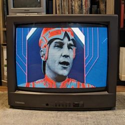 19" Toshiba CRT TV – Model CF19E22 – Great for Retro Gaming – Excellent Picture