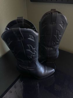 Black Heeled Boots
