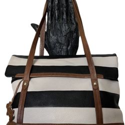 Radley London Women Black White Leather Inner Pocket Shoulder Bag With Bag Charm