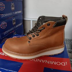 Work Boots//Botas de Trabajo