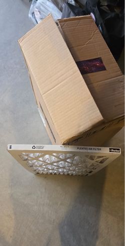 Box of 12 pleated air filters 14X25X1