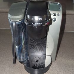 Keurig K70 Coffee Maker - Brews Your Favorite Single Serve K-Cups
