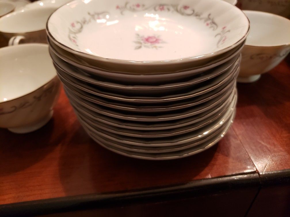 Royal Swirl Fine China Set for Sale in Tampa, FL OfferUp