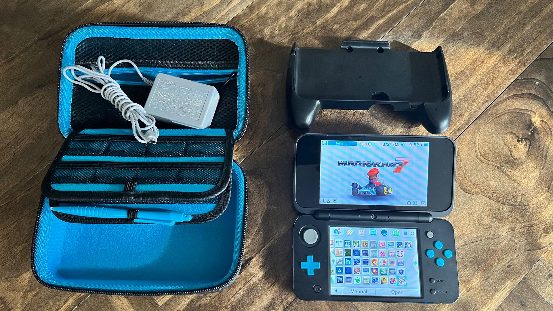 “new” Nintendo 2DS XL Bundle - 400 GB Micro SD Card Included - Will Trade