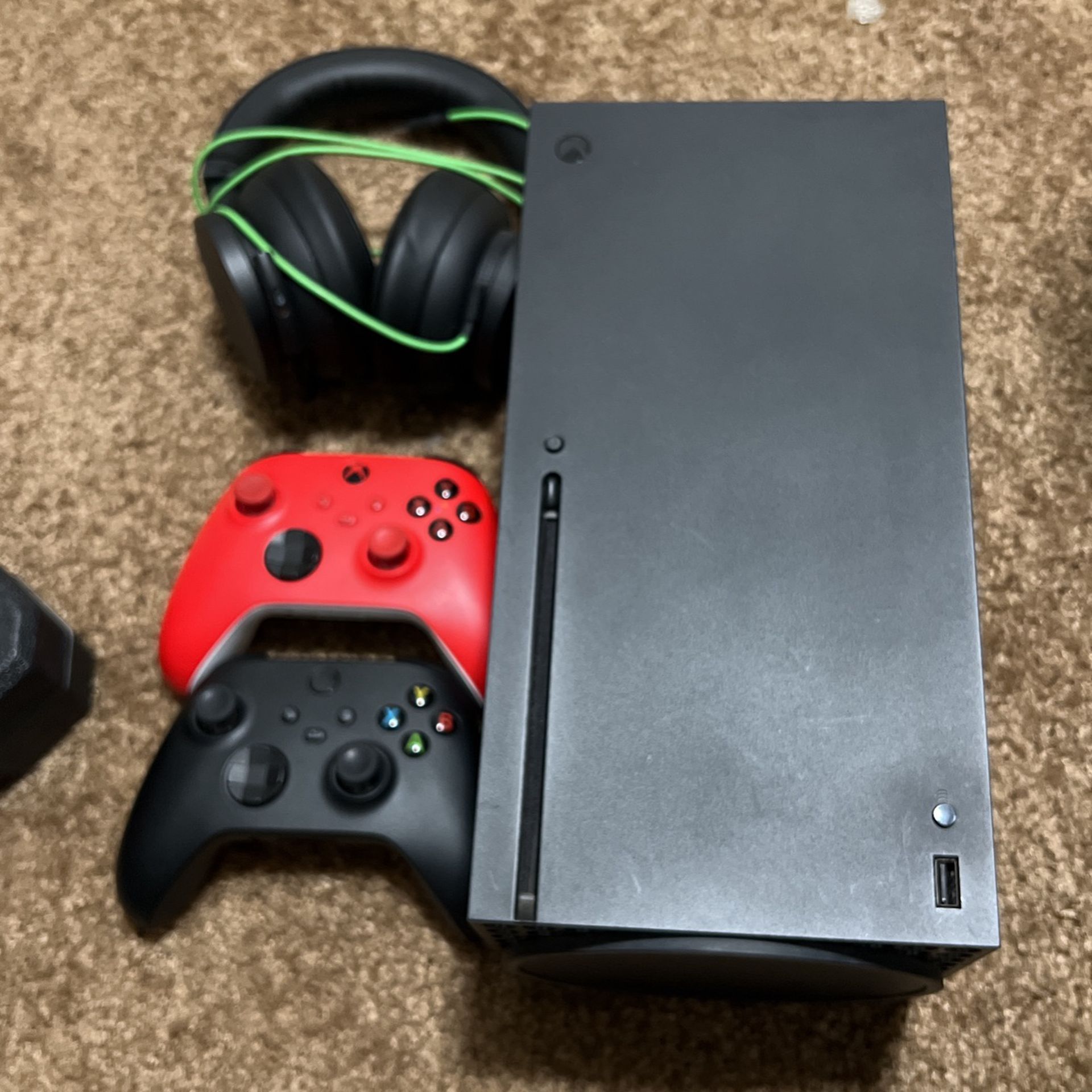 Xbox Series X ( 2 Controllers And Headset Included)