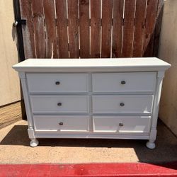 Dresser White