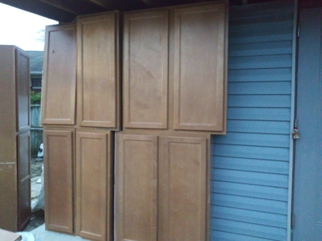 Uppers kitchen cabinets