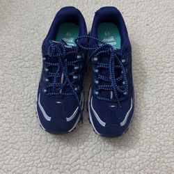 Avia Size 61/2