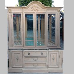 Stanley Furniture Hutch/China Cabinet