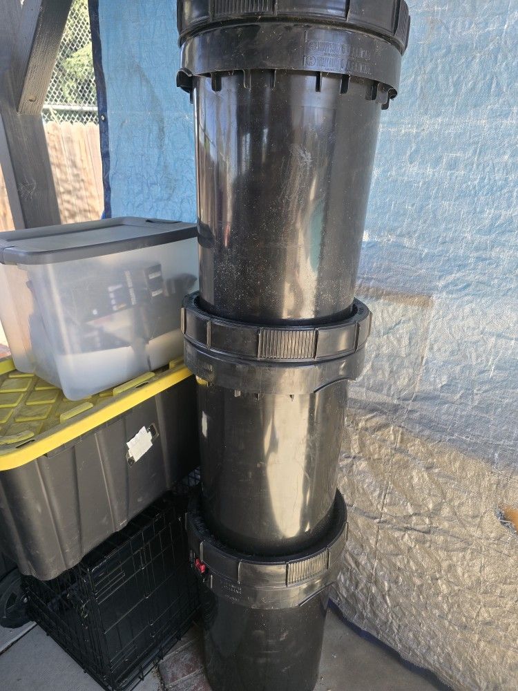 Harvest Keeper Spin Lock 12 Gal Black Bucket w- Lid