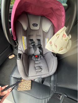 Newborn car seat with base