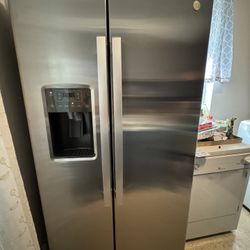 GE  Side By Side Refrigerator 