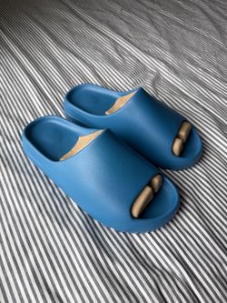 Yeezy Slides
