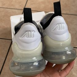 Nike Air Max 270