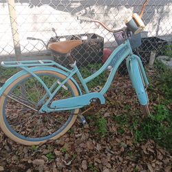 NICE HUFFY MEL LUSSA LADIES BEACH CRUISER BIKE