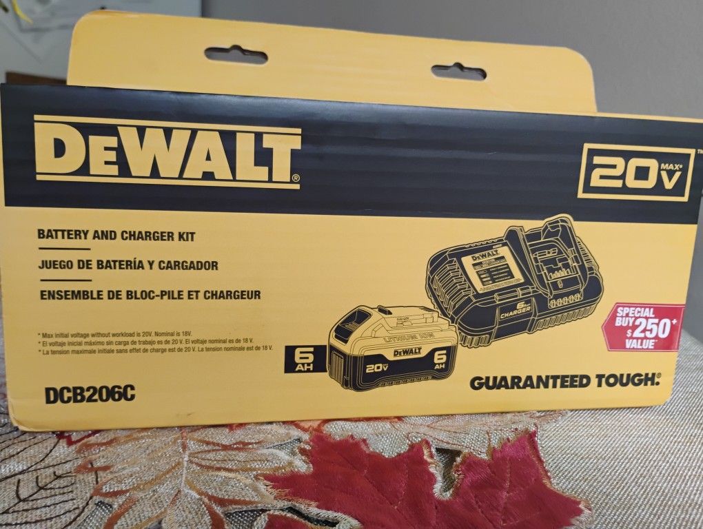 NEW* DeWALT  20V MAX  LITHIUM  ION  BATTERY (AH6)  AND CHARGER KIT
