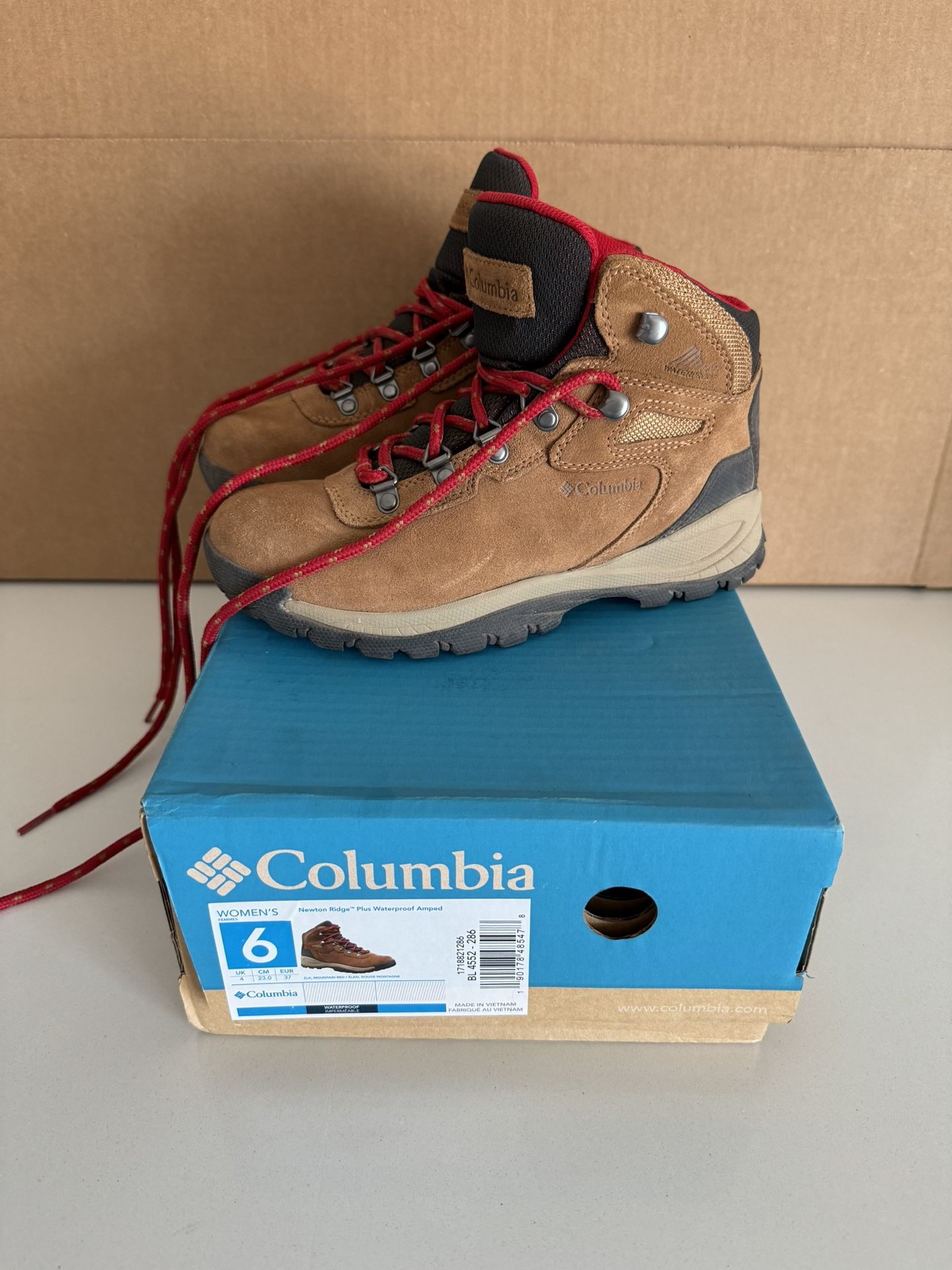 Columbia Womens Newton Ridge Plus Waterproof  Amped Brown Hiking Boots Size 6