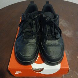 Boy's Nike Shoe's Named Court Borough Low Recraft Size 6.5