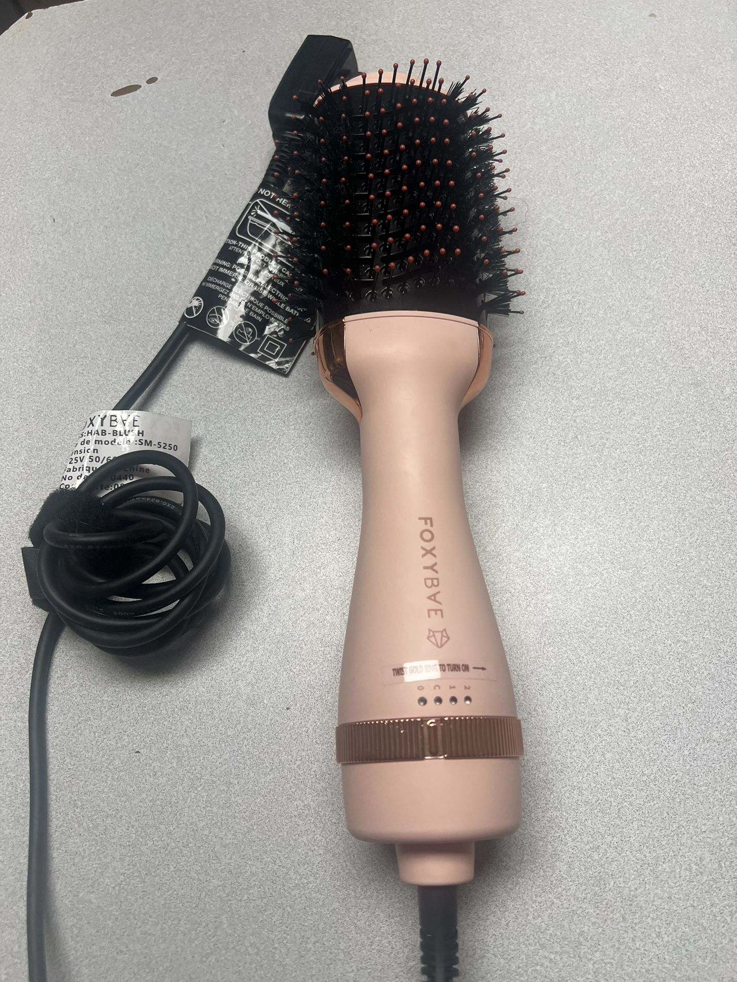 Foxy Bae Baby Blush Blowout Brush