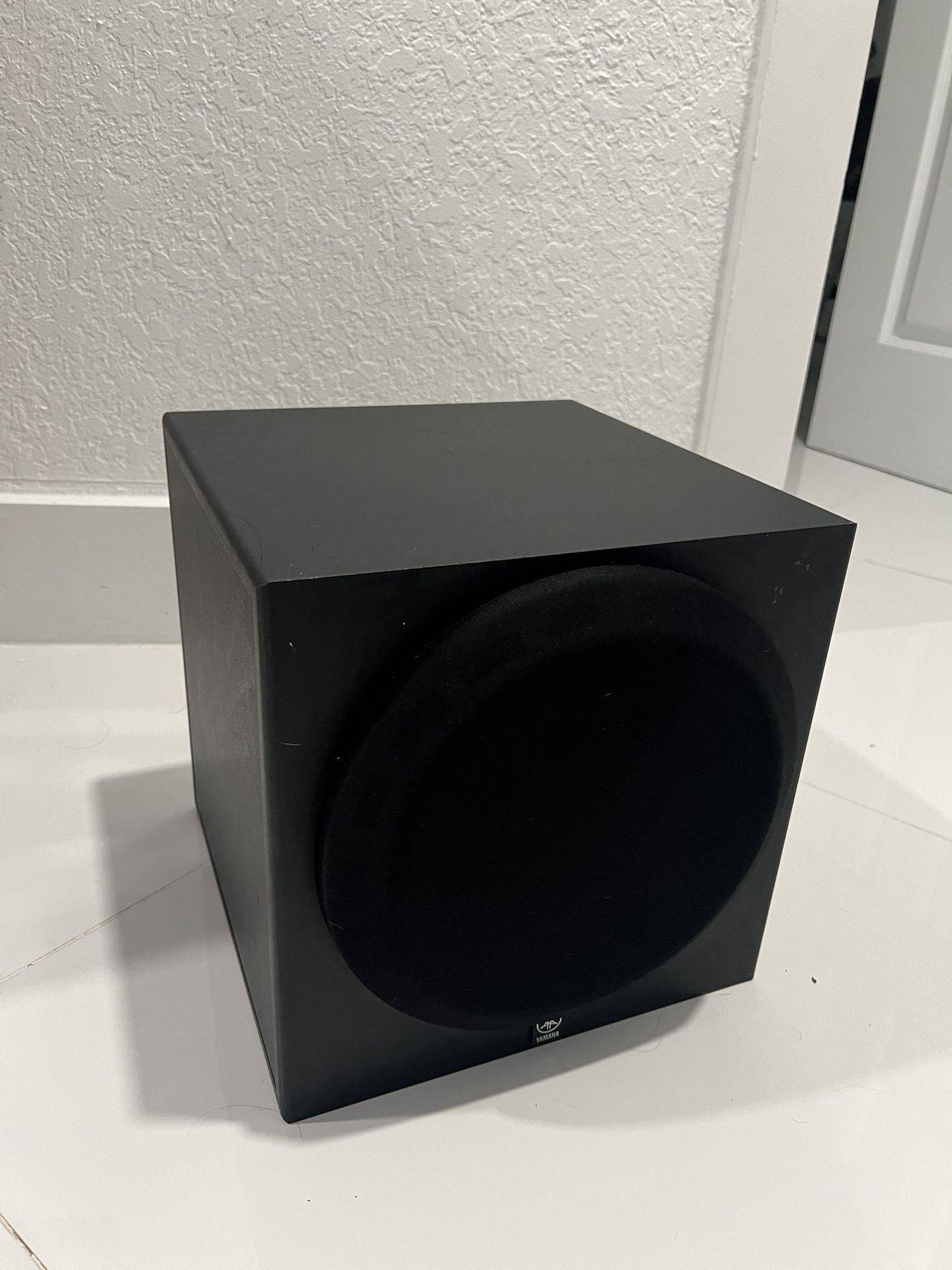 Yamaha YST-SW012 Subwoofer